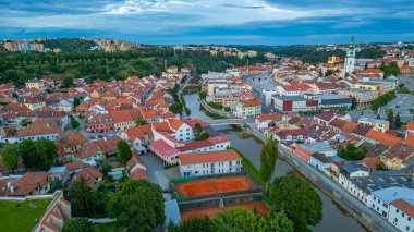 Çek Cumhuriyeti 'nde Trebic' in günbatımı manzarası.