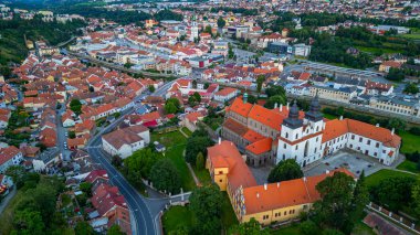 Çek Cumhuriyeti 'nde Trebic' in günbatımı manzarası.