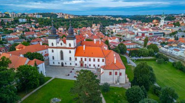 Çek Cumhuriyeti 'nde Trebic' in günbatımı manzarası.