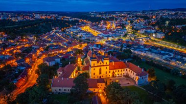 Çek Cumhuriyeti 'nde Trebic' in günbatımı manzarası.