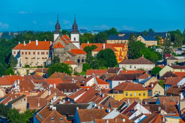 Saint Prokop Bazilikası 'nın Panorama' sı ve Çek Cumhuriyeti 'nin Trebic kentindeki Yahudi mahallesi.