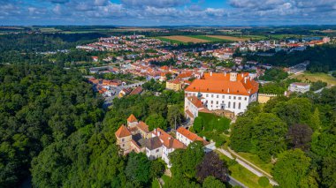 Namest nad Oslavou kalesinin panorama manzarası, Çek Cumhuriyeti.