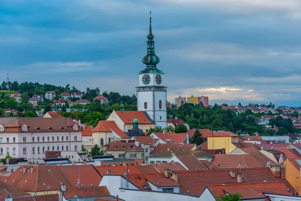 Çek Cumhuriyeti 'nin eski Trebic kentinin günbatımı manzarası.