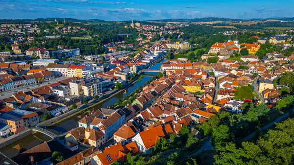 Saint Prokop Bazilikası 'nın Panorama' sı ve Çek Cumhuriyeti 'nin Trebic kentindeki Yahudi mahallesi.