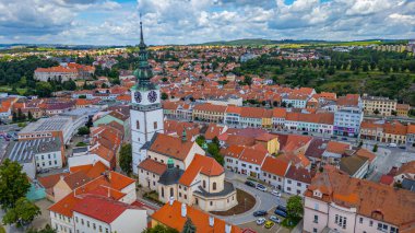 Çek Cumhuriyeti 'nin Trebic şehrinin yaz panoraması.
