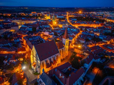 Çek Cumhuriyeti 'nin eski Znojmo kentinin günbatımı manzarası.