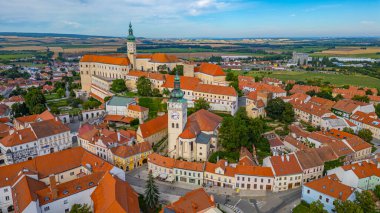 Çek Cumhuriyeti 'nden Mikulov' un hava manzarası.