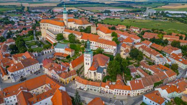 Çek Cumhuriyeti 'nden Mikulov' un hava manzarası.