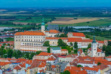 Çek Cumhuriyeti 'nden Mikulov' un hava manzarası.