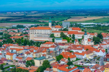 Çek Cumhuriyeti 'nden Mikulov' un hava manzarası.
