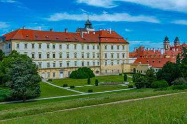 Çek Cumhuriyeti Valtice Şatosu 'nda yaz günü.