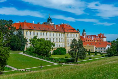 Çek Cumhuriyeti Valtice Şatosu 'nda yaz günü.