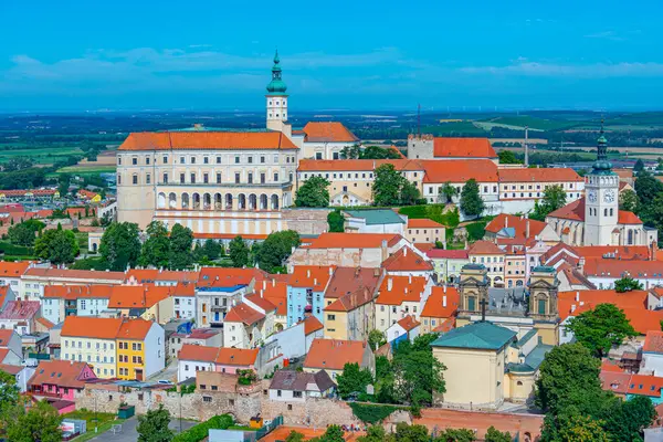 Çek Cumhuriyeti 'nden Mikulov' un hava manzarası.