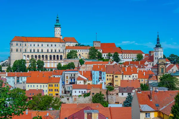 Çek Cumhuriyeti 'nden Mikulov' un hava manzarası.