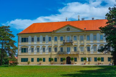 Çek Cumhuriyeti Valtice Şatosu 'nda yaz günü.