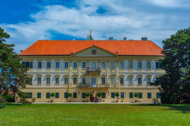 Çek Cumhuriyeti Valtice Şatosu 'nda yaz günü.
