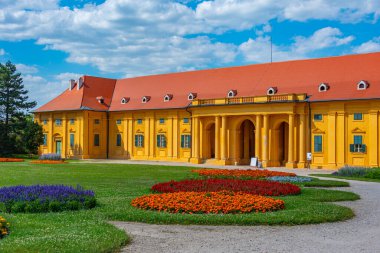 Çek Cumhuriyeti 'ndeki Lednice Şatosu' nda yaz günü.