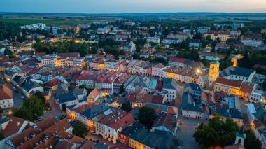Çek Cumhuriyeti 'nin Litomysl kentindeki Smetanovo namesti meydanının panorama manzarası.