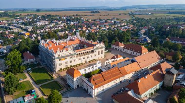 Çek Cumhuriyeti 'ndeki Litomysl kalesinin havadan görünüşü.