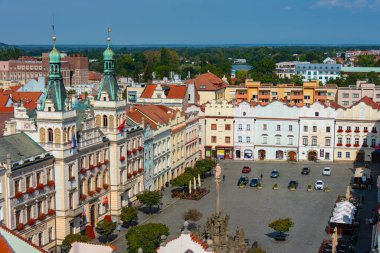 Çek Cumhuriyeti, Pardubice 'deki Pernstynske Namesti' de tarihi belediye binası.