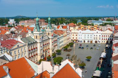 Çek Cumhuriyeti, Pardubice 'deki Pernstynske Namesti' de tarihi belediye binası.