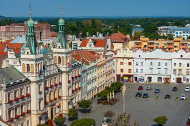 Çek Cumhuriyeti, Pardubice 'deki Pernstynske Namesti' de tarihi belediye binası.