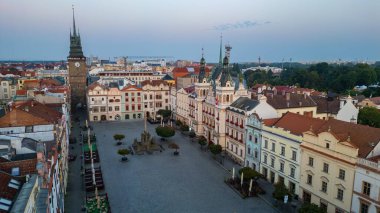 Çek Cumhuriyeti, Pardubice 'de Pernstynske namesti' nin gündoğumu görünümü.
