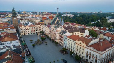 Çek Cumhuriyeti, Pardubice 'de Pernstynske namesti' nin gündoğumu görünümü.