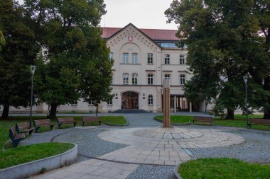 Çek Cumhuriyeti, Pardubice 'nin merkezinde renkli evler. IMAGE