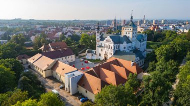 Pardubice Kalesi 'nin Gündoğumu - Çek Cumhuriyeti' nin Pardubice bölgesindeki Doğu Bohemya Müzesi.
