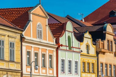 Çek Cumhuriyeti, Domazlice Barış Meydanı 'ndaki renkli evler.