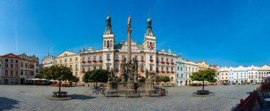 Çek Cumhuriyeti, Pardubice 'deki Pernstynske Namesti' de tarihi belediye binası.