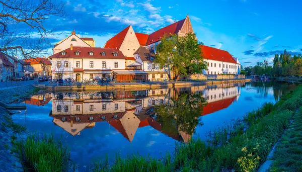 Malse 'nin Riverside' ı Ceske Budejovice, Çek Cumhuriyeti 'nden geçiyor.