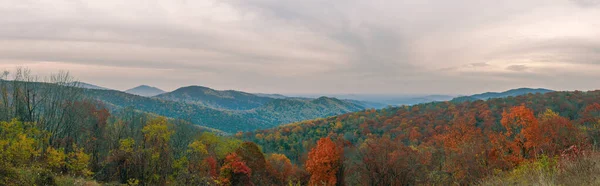 Panoramiczny Widok Góry Blue Ridge Skyline Drive Parku Narodowym Shenandoah — Zdjęcie stockowe