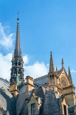 Fransa, Paris - 16 Şubat 2013. 15 Nisan 2019 'da çıkan yangınla yerle bir olan Notre Dam de Paris' in kısmi görüntüsü.