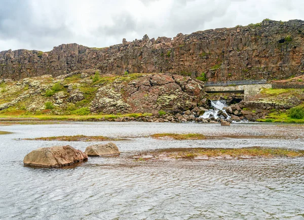 Puente Sobre Río Oxara Otoño Parque Nacional Thingvellir Islandia —  Fotos de Stock