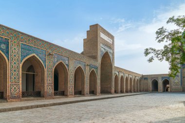Buhara, Özbekistan - 06 Mayıs 2009, Mir-i Arap medresesiyle İslam Dini Kompleksi Po-i-Kalyan 'ın iç avlusu