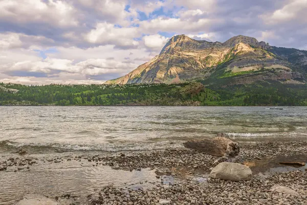 Верхнее Уотертонское Озеро Национальный Парк Уотертон Лейкс Альберта Канада — стоковое фото