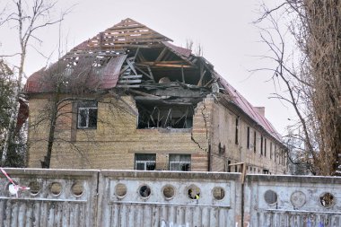 Yıkılmış bir ev, 14 Aralık 2022 'de Rusya' nın vurduğu 136 İranlı İHA 'nın sonucu olarak görülebilir..