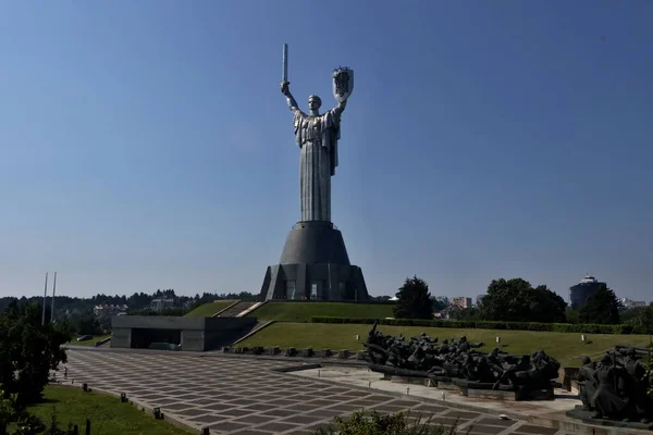 Obecný Pohled Památník Vlasti Jako Ukrajinský Erb Začal Být Instalován — Stock fotografie