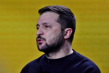 KYIV, UKRAINE - 19 Aralık 2023 'te Ukrayna' nın başkenti Kyiv 'de düzenlenen bir basın toplantısında Ukrayna Cumhurbaşkanı Volodymyr Zelenskyi.