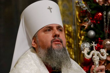 Kyiv Metropolitan Epifanius, Ukrayna 'nın başkenti Kyiv' deki St. Michael 's Altın Kubbe Katedrali' nde 24 Aralık 2023 'te düzenlenen Noel namazına katıldı..