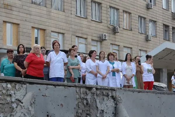 stock image Medical workers attend a concert as Kyiv Classic Orchestra performs 