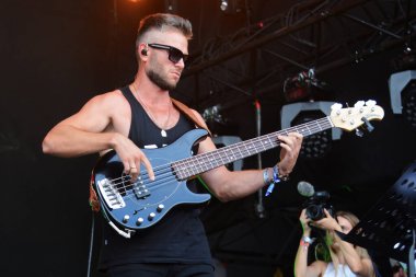 Atlas United 2024 müzik festivalinde gitarist görüldü. 