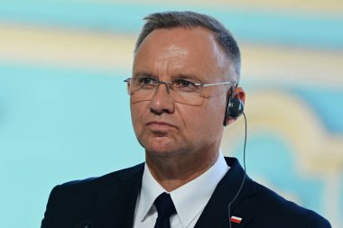 KYIV, UKRAINE - 20240824: Polonya Cumhurbaşkanı Andrzej Duda, Ukrayna 'nın bağımsızlığının 33. yıldönümünde Ukrayna' nın başkenti Kyiv 'de düzenlenen ortak brifinge katıldı..