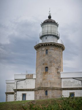Matxitxako Burnu 'ndaki deniz feneri, Bermeo, Bask Ülkesi, İspanya.
