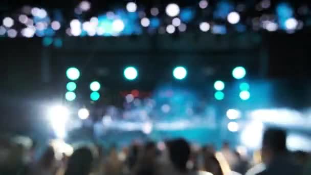 Mensen Dansen Concert Evenement Nachtclub Achtergrond Wazig Licht — Stockvideo