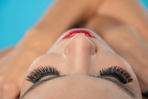 Makeup Och Artificiella Ögonfransar Närbild — Stockfoto