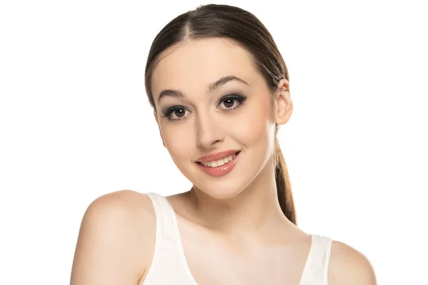 Krásné Mladé Usmívající Ženy Make Upem Bílém Pozadí — Stock fotografie