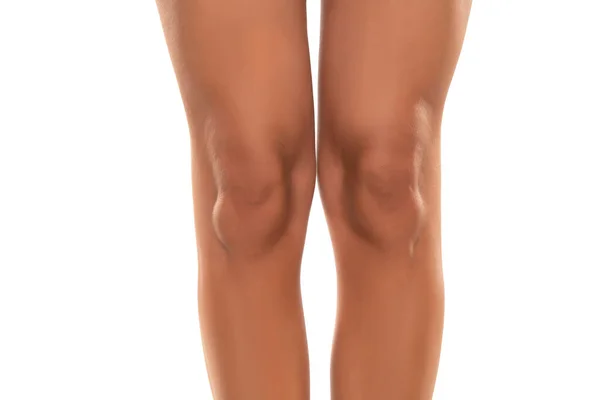 Вид Спереди Женские Ноги Колени Белом Студийном Фоне — стоковое фото